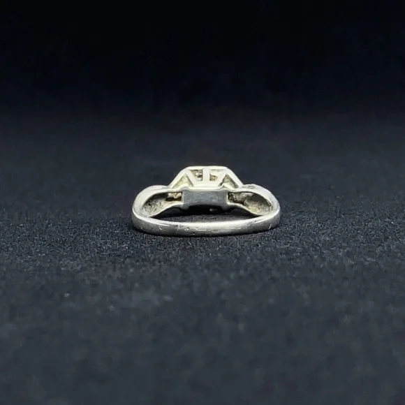 STERLING SILVER SAPPHIRE RING - Picture 4 of 4